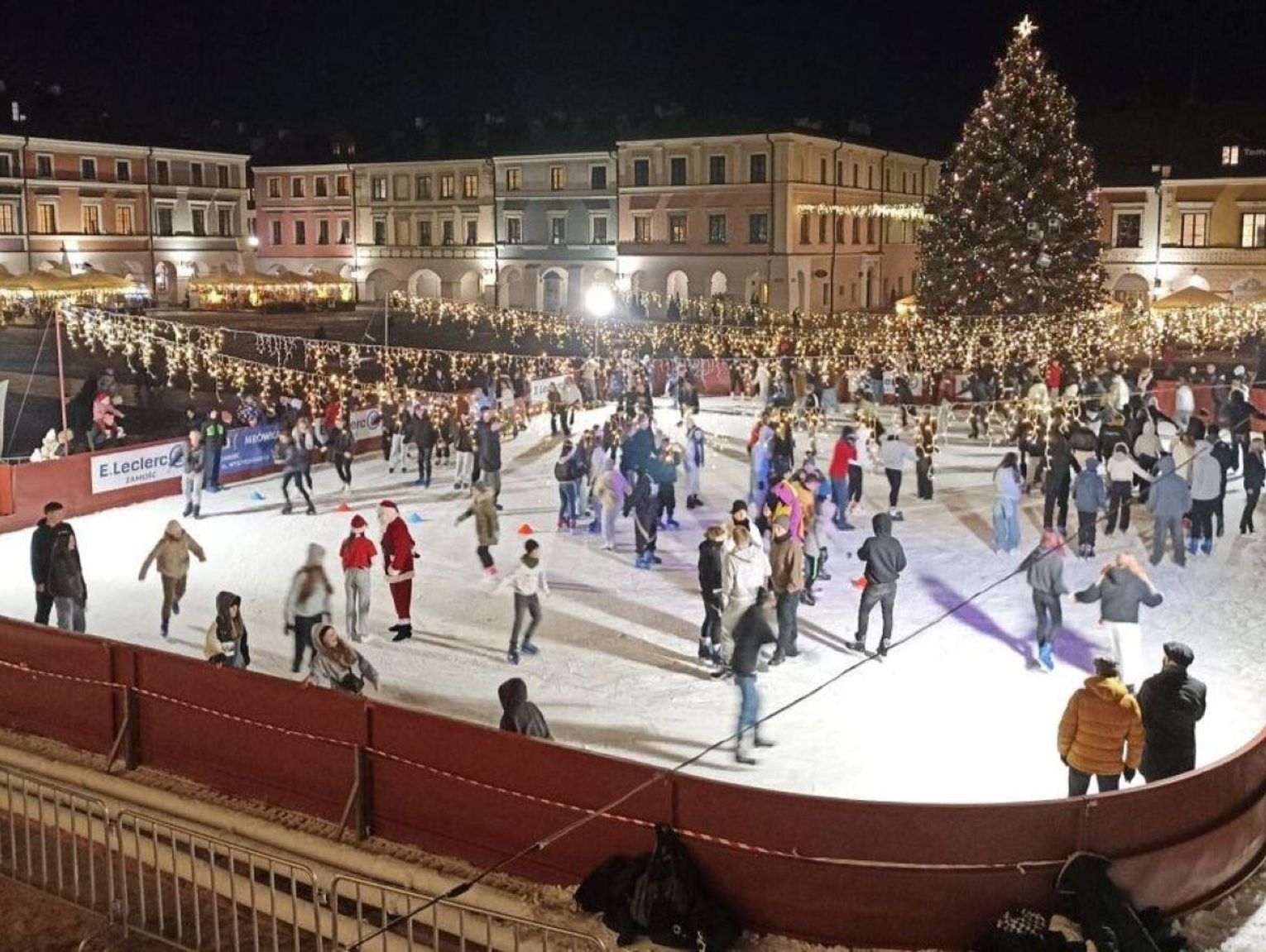 Zaskakująca zmiana w Zamościu! Nie będzie lodowiska przed Ratuszem