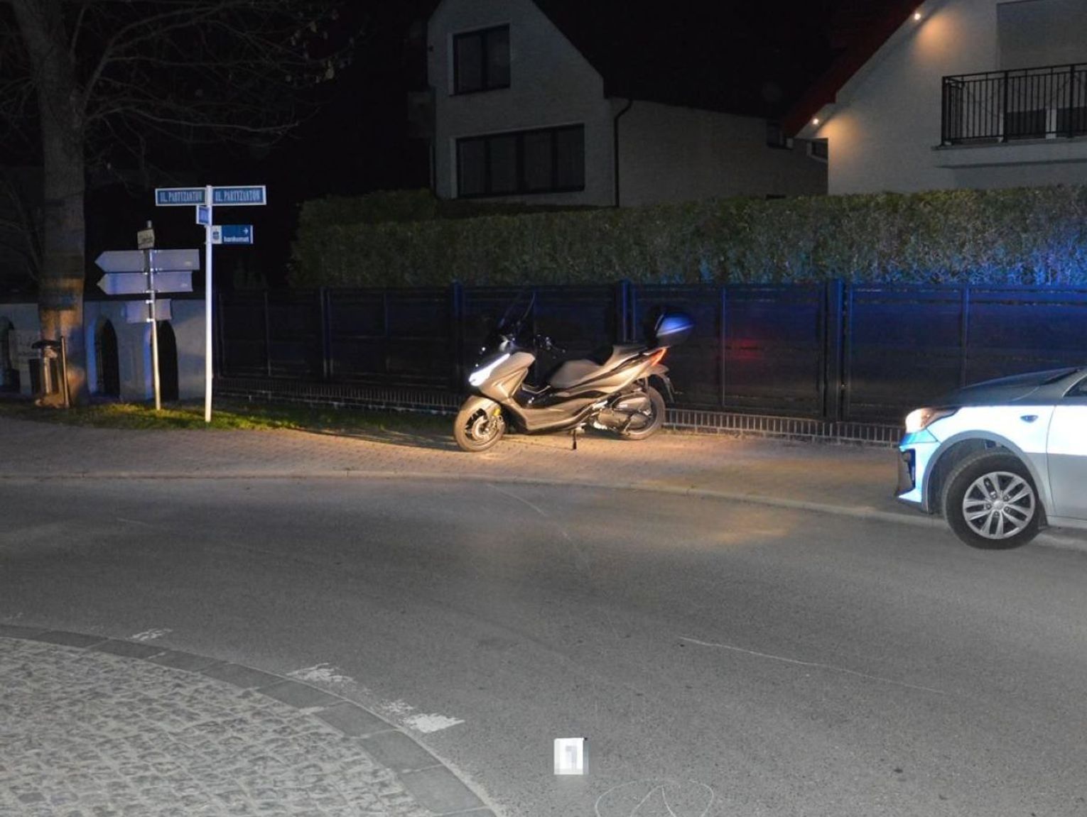 Zwierzyniec: 62-latek wiózł 8-latka. Skuter się przewrócił