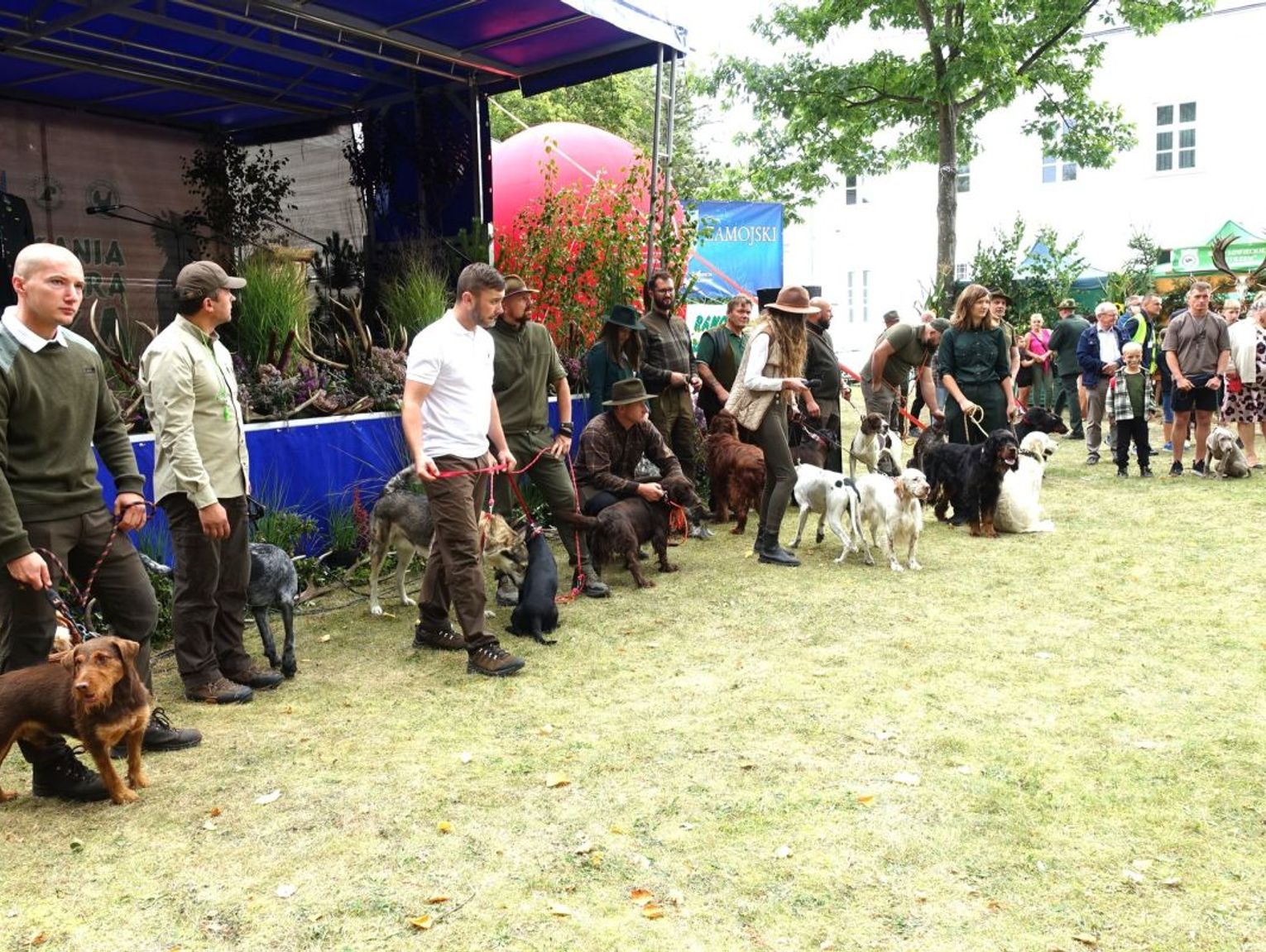 Zwierzyniec: Myśliwi, miłośnicy przyrody i turyści zjechali na Lubelskie Spotkania z Tradycją i Kulturą Łowiecką [ZDJĘCIA]