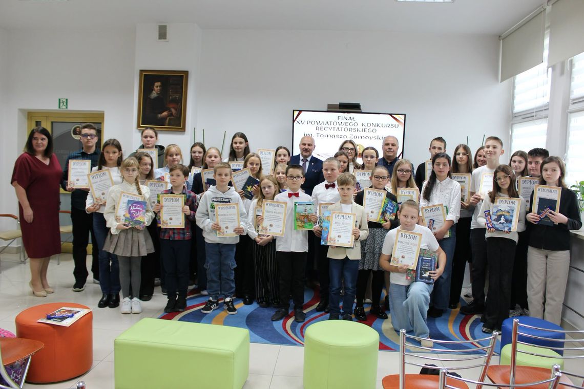 105 recytatorów w powiatowym konkursie w Tomaszowie Lubelskim. Nagrodzono 40 osób Laureaci Powiatowego Konkursu Recytatorskiego im. Tomasza Zamoyskiego w Tomaszowie Lubelskim.