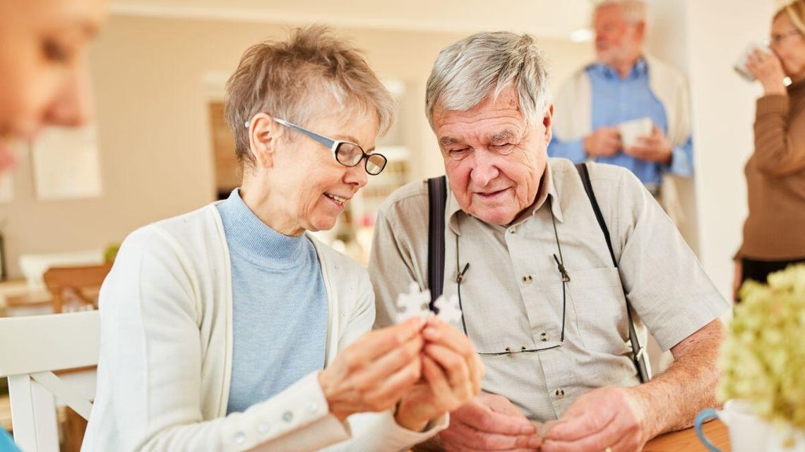 Wiadomo, kiedy emeryci i renciści dostaną dodatkowe pieniądze w tym roku.