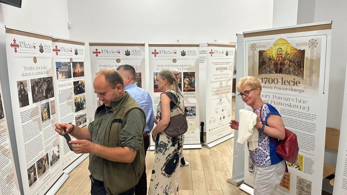 Wystawa poświęcona 1700-leciu I Soboru Powszechnego oraz 100-leciu autokefalii Polskiego Autokefalicznego Kościoła Prawosławnego.