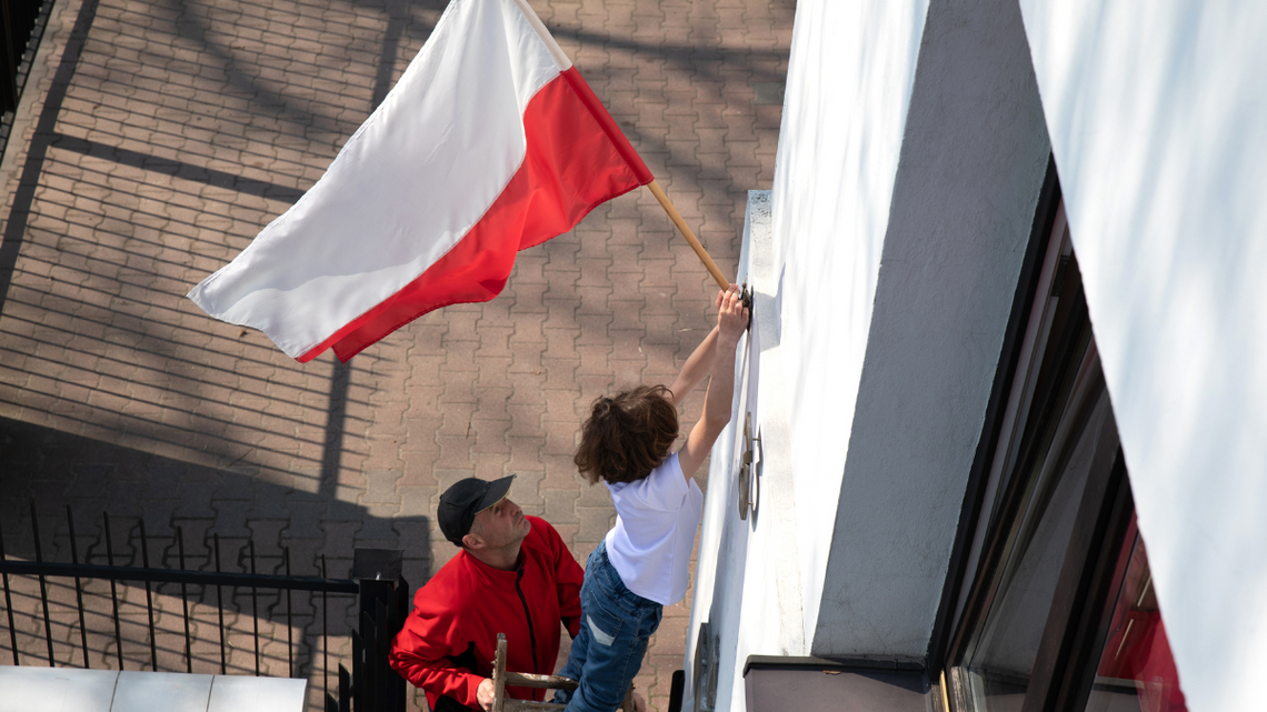 2 maja pracujemy czy świętujemy? Tylko tak wydłużysz majówkę 2 maja pracujemy czy świętujemy?