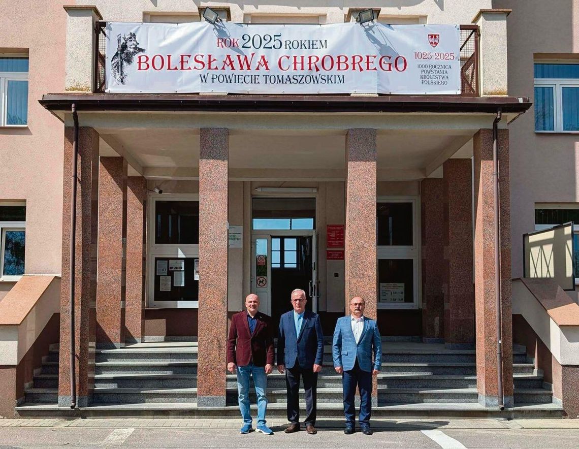 Rada Powiatu w Tomaszowie Lubelskim ogłosiła rok 2025 Rokiem Bolesława Chrobrego, oddając hołd jego historycznemu dziedzictwu.