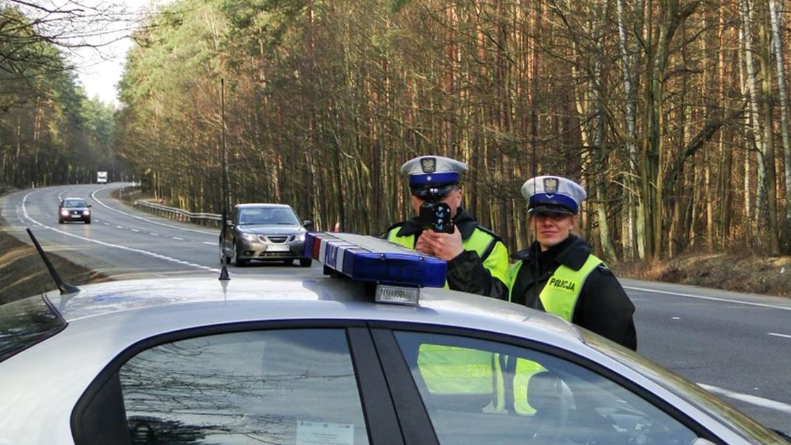 300 mandatów dziennie mniej ma zaboleć rządzących. To część akcji protestacyjnej policji.