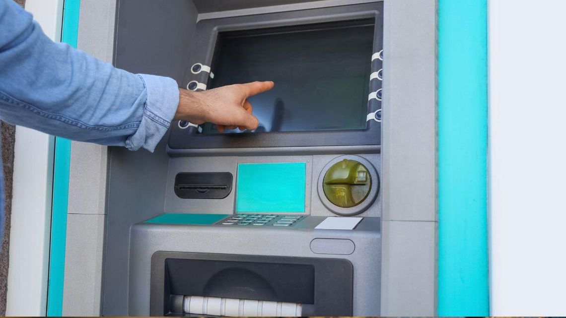 Klienci banku Santander padli ofiarą ataku oszustów.