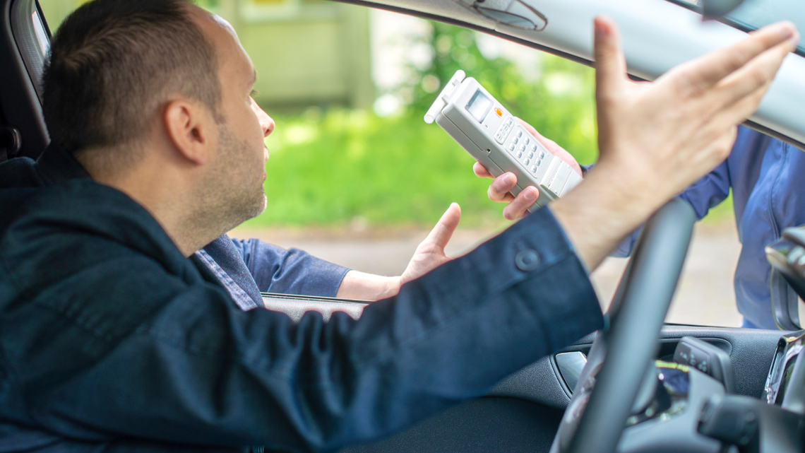 Nietrzeźwi kierowcy bez uprawnień to codzienność polskich dróg.