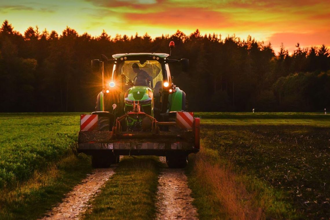 Amerykańskie czy niemieckie – które maszyny rolnicze są lepsze?