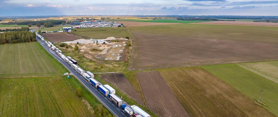 Wojewoda lubelski Krzysztof Komorski wydał zgodę na realizację inwestycji drogowej dla kolejnego odcinka autostrady A2 w naszym regionie.