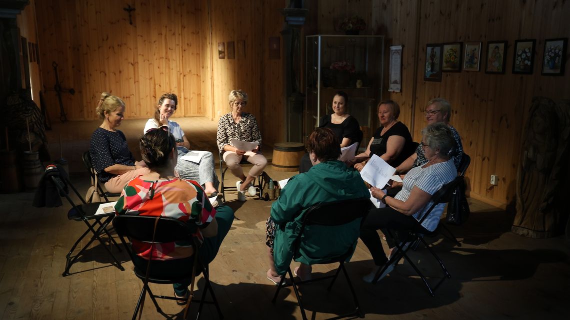 W lipcu i sierpniu w Galerii Cerkiewce odbyły się warsztaty śpiewu tradycyjnego, które są realizowane w ramach projektu pn. "Przegląd Twórczości Ludowej im. Anieli Gmoch".