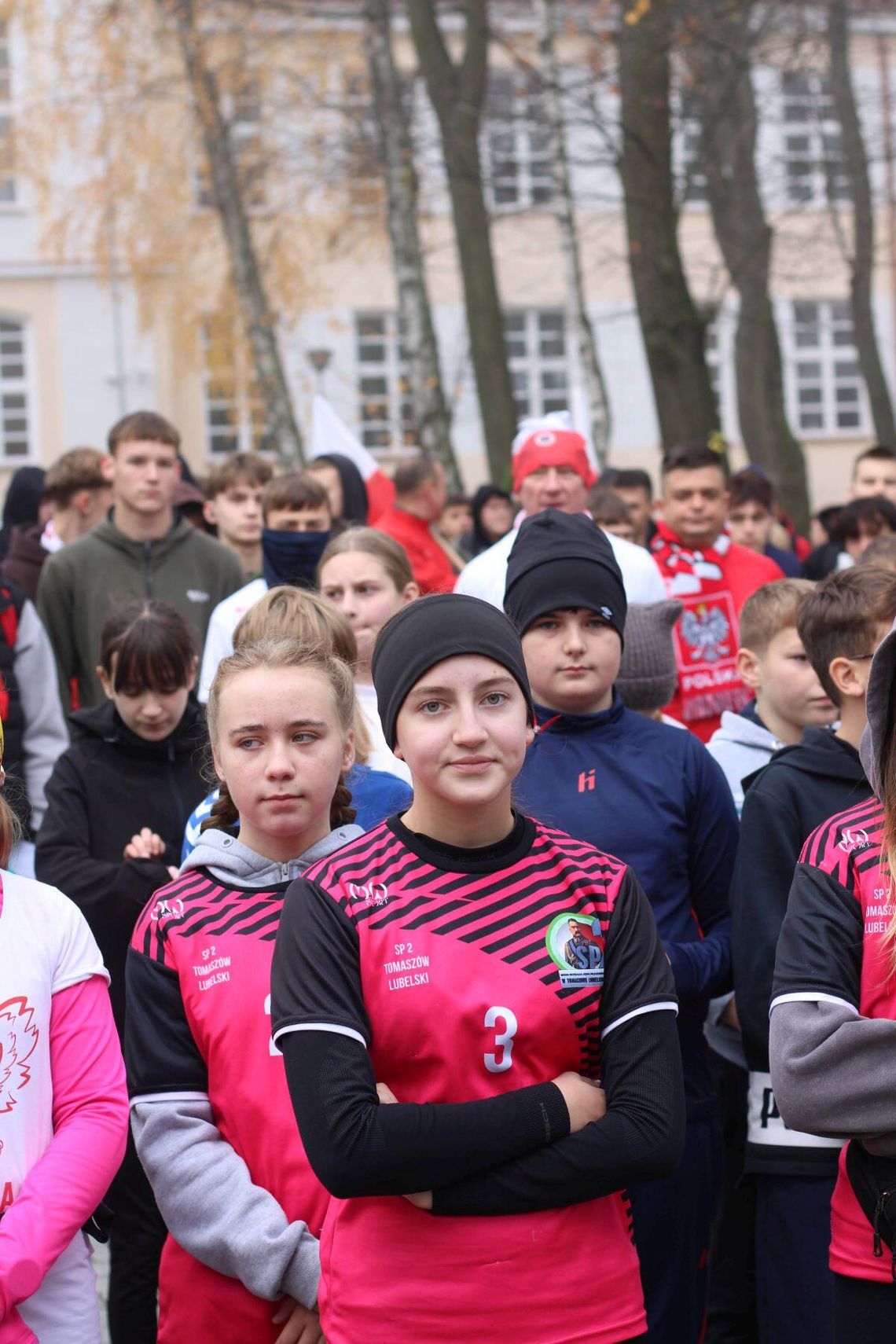 7 listopada prawie 250 uczniów szkół podstawowych i ponadpodstawowych z powiatu tomaszowskiego stanęło na starcie Biegu Niepodległości.
