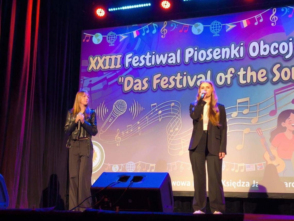 Biłgoraj: 20 szkół, 5 języków i młode talenty. Powiatowy Festiwal Piosenki Obcojęzycznej XXII Powiatowy Festiwal Piosenki Obcojęzycznej w Biłgoraju.