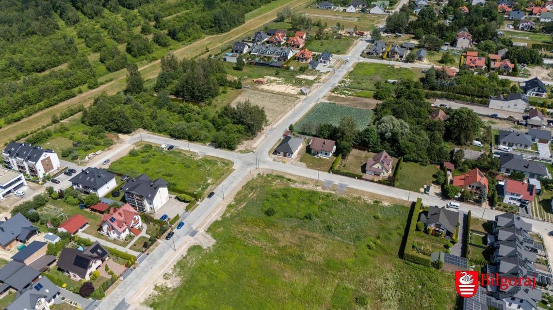 Przebudowa i modernizacja trzech miejskich ulic w Biłgoraju: Parkowej, Makowej i Wiśniowej kosztowały blisko 6,5 mln zł.