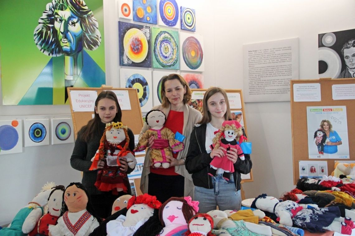 Biłgoraj: Licealiści zorganizowali akcję dla dzieci z całego świata