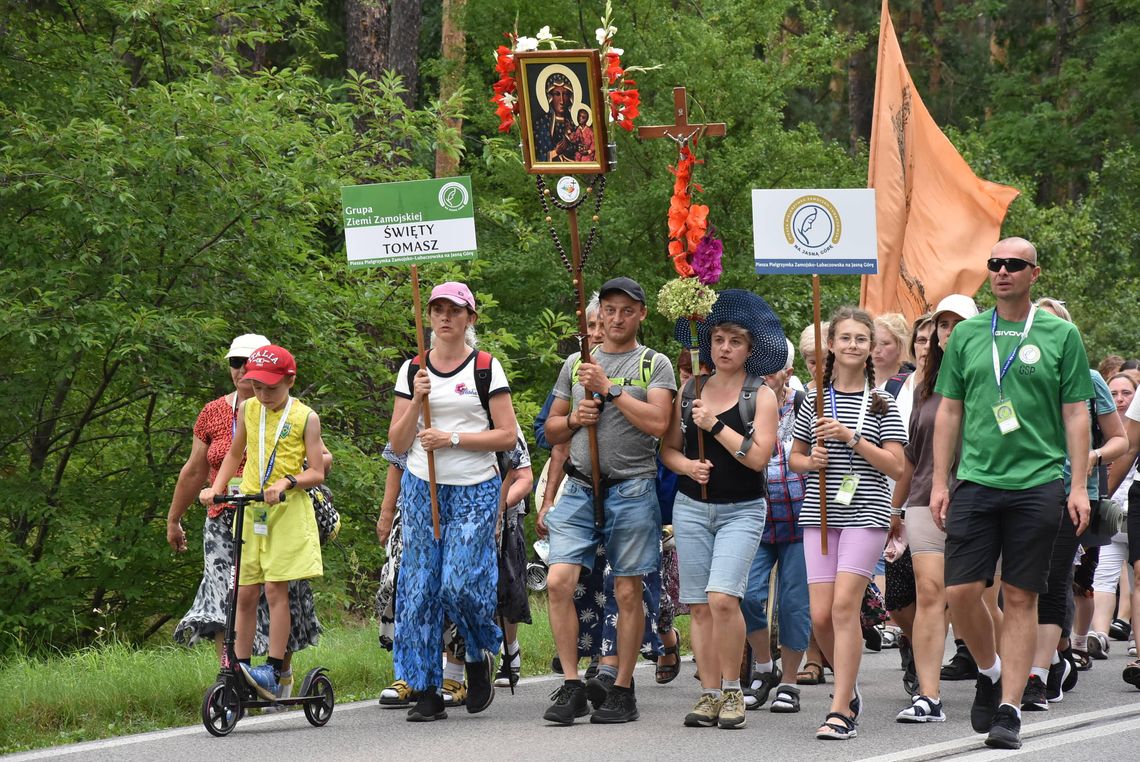 Biłgoraj: Pielgrzymi w drodze [ZDJECIA]