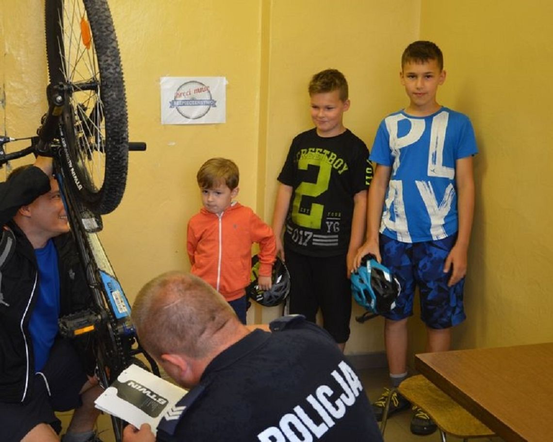 Biłgoraj: Policjanci znakowali rowery