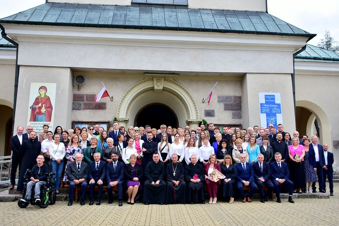 KLO jest jedyna katolicką szkołą średnią na terenie diecezji.