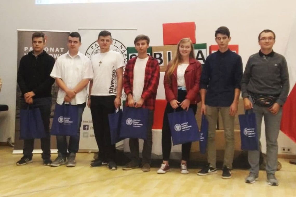 Biłgoraj: Uczniowie RCEZ wyróżnieni w konkursie historycznym