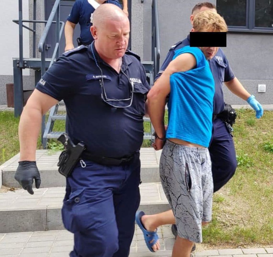 33-latek z gm. Biłgoraj zaatakował siekierą 65-letniego ojca i 45-letniego brata.