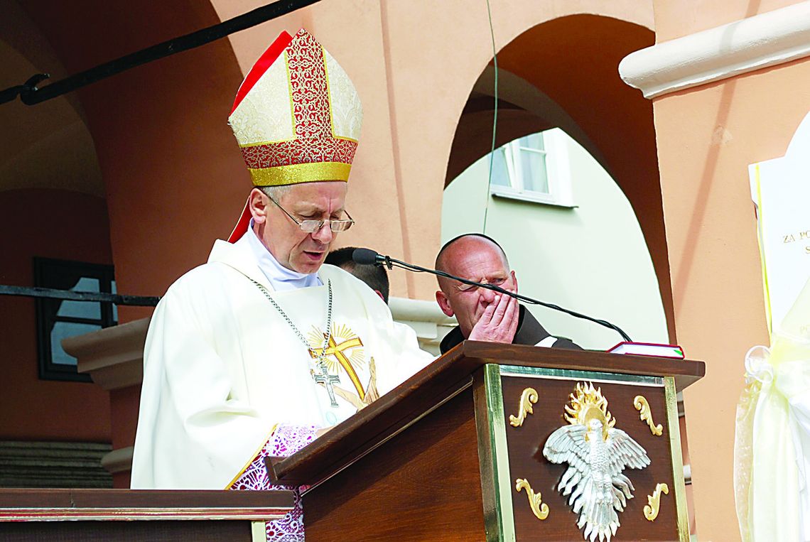 Biskup Rojek zdecydował: Przeniesione bierzmowanie