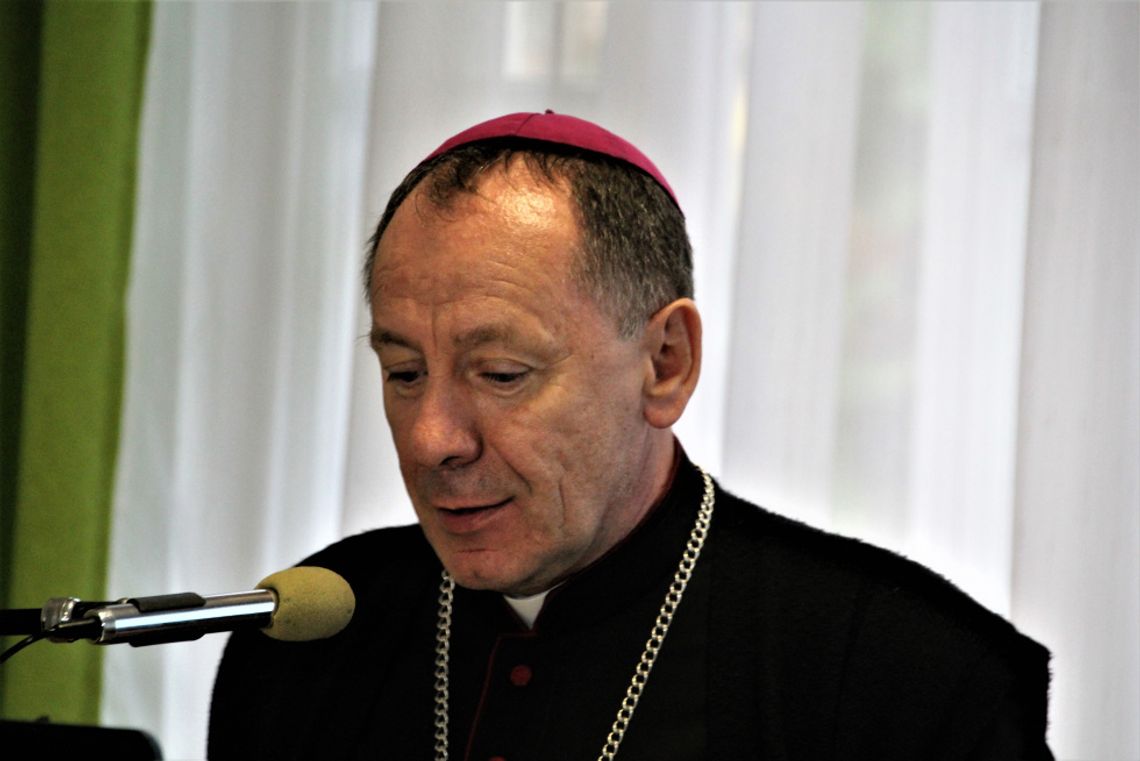 Biskup udziela dyspensy od udziału w mszach