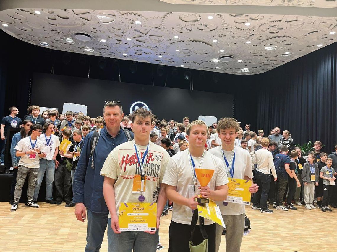 Drużyna z Zamościa w polskim finale zawodów World Robot Olympiad nie miała sobie równych. Fot. I Społeczne LO w Zamościu