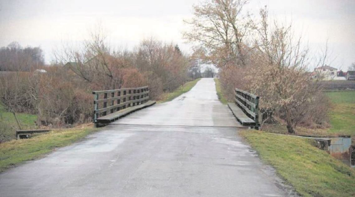 Przebudowa mostu w Brodzicy powinna potrwać do połowy grudnia tego roku.