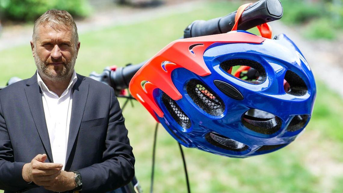 O obowiązek noszenia kasków przez dzieci jeżdżące na rowerach i e-hulajnogach walczą lekarze.