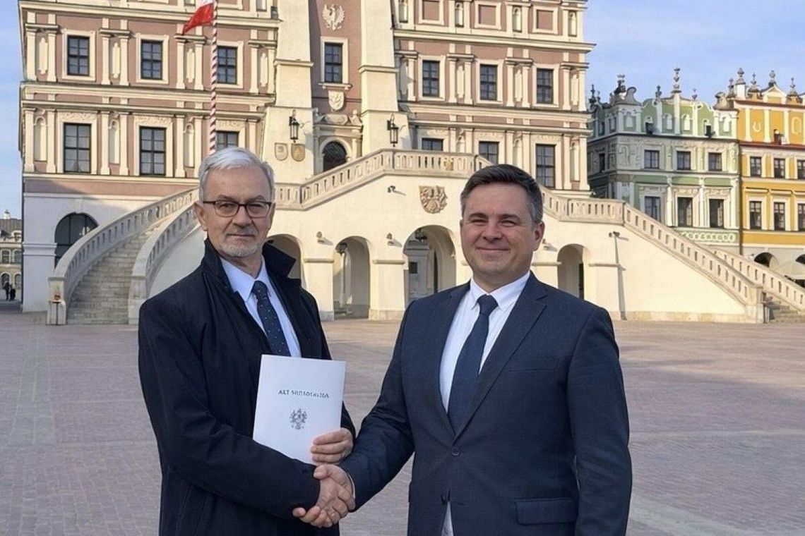 Były minister na czele Smart CT. Spółka ma swoją siedzibę w Zamościu Smart CT stawia na strategiczne doradztwo w obszarze AI. Na zdjęciu: Jerzy Kwieciński oraz Sebastian Kawałko.