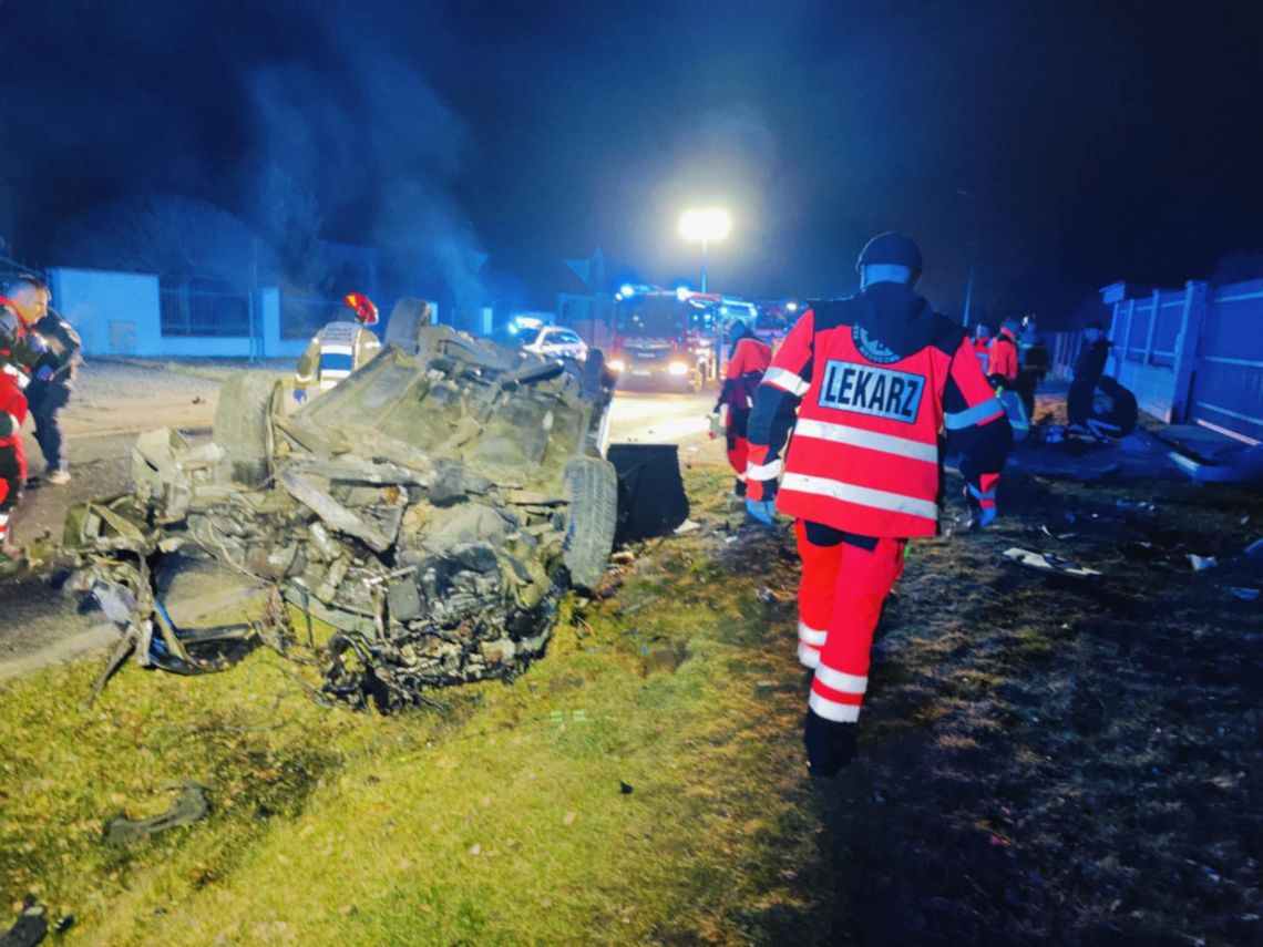 19-latek został oskarżony o to, że 30 marca tego roku w Chełmie na ul. Ogrodowej umyślnie sprowadził katastrofę w ruchu lądowym, zagrażającą życiu i zdrowiu dziewięciu osób.