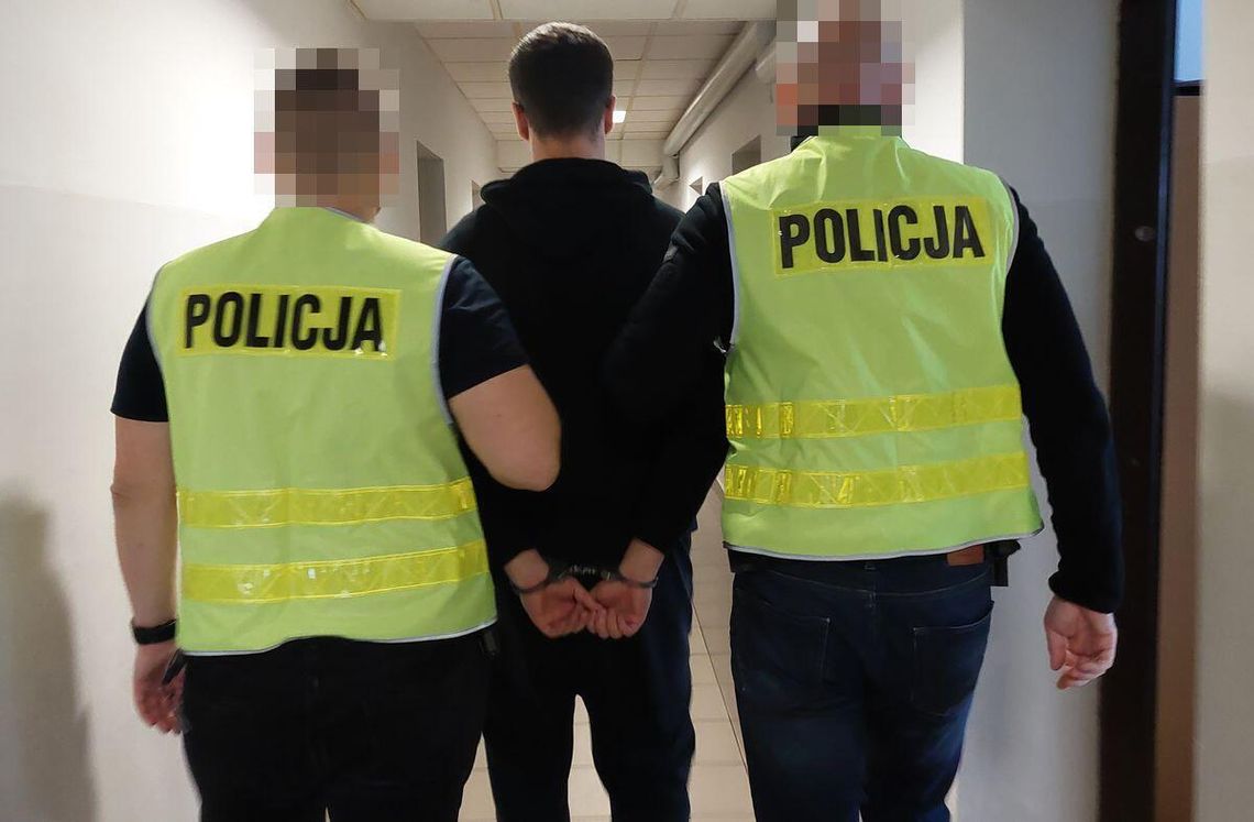 Policjanci kryminalni zatrzymali 23-latka z powiatu chełmskiego poszukiwanego listem gończym. Ma do odsiadki 2 lata.