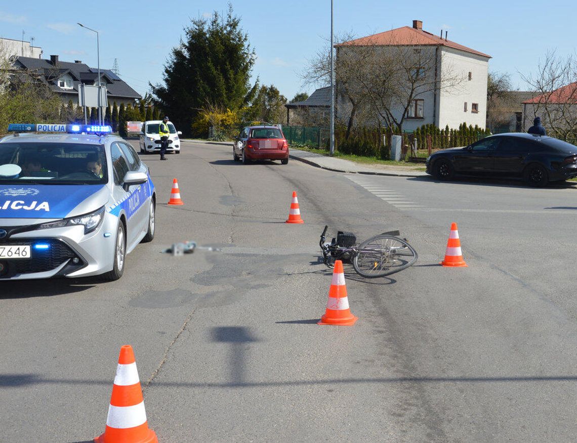 Na skrzyżowaniu z ul. Braterstwa Broni w miejscowości Chyża (gm. Zamość) 84-letni rowerzysta został potrącony przez kierującego audi.