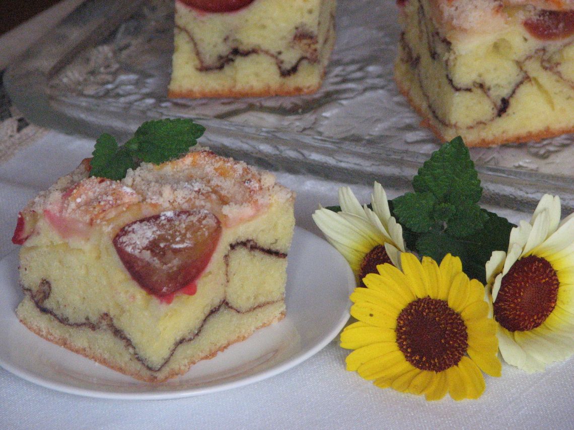 Ciasto śliwkowo - jabłkowe z wzorkiem, przepis Teresy Skotnickiej z Gozdowa