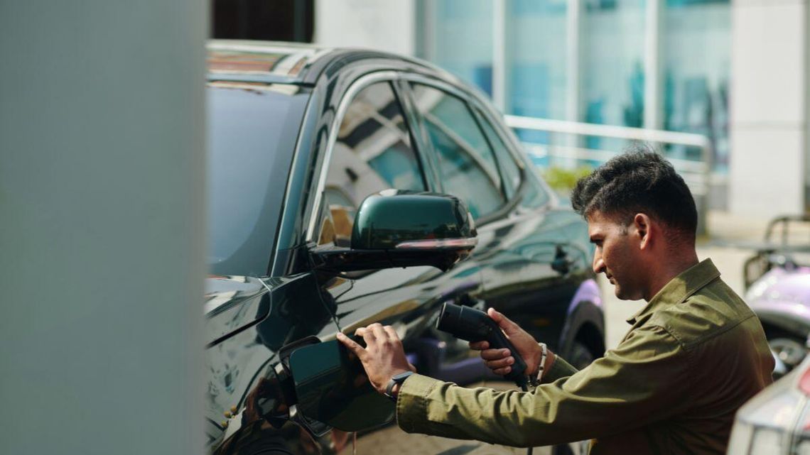 W listopadzie już co 10 nowy samochód osobowy wyjeżdżający z polskich salonów był całkowicie elektryczny.