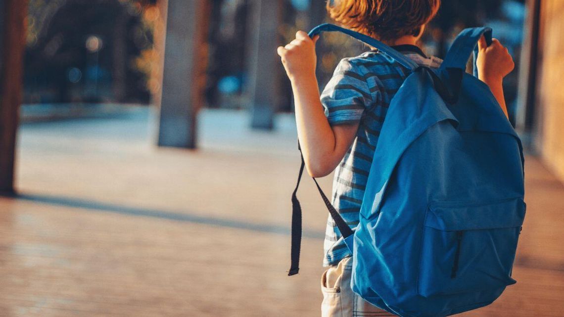 Panujące w szkołach nowe zasady wprowadzają zamęt. Okazuje się, że rodzic nie może pojechać na wycieczkę z uczniami. Dlaczego?