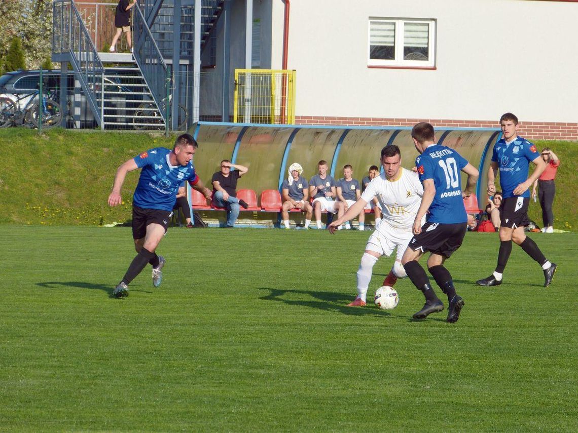 W środę, 23 kwietnia „najciekawsza liga świata” odrobiła zaległości z dziewiętnastej kolejki.