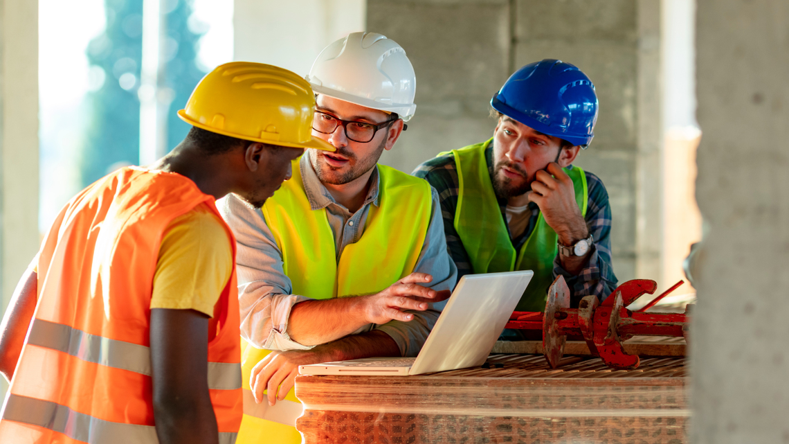 Cudzoziemcy w pracy. Na czele listy Ameryka Południowa Według resortu pracy – w pierwszym kwartale tego roku wydano w Polsce ponad sto tysięcy zezwoleń na pracę cudzoziemców.