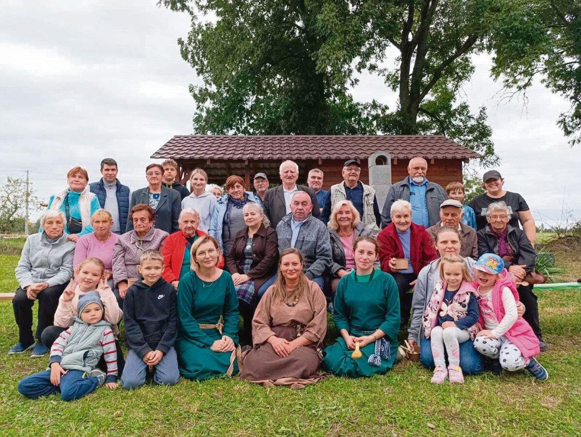 Uczestnicy drugich warsztatów kuchni słowiańskiej w Czermnie.