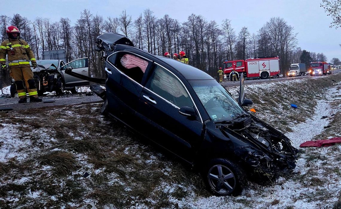 Lubelskie: Cztery osoby ranne w wypadku na drodze krajowej nr 2 [ZDJĘCIA]