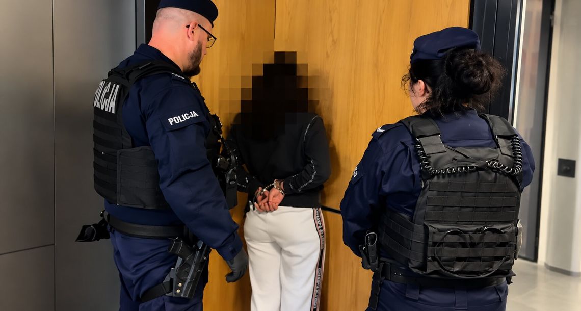 Policjanci zatrzymali 21-letnią uczennicę szkoły policealnej przy ul. Mińskiej w Warszawie.