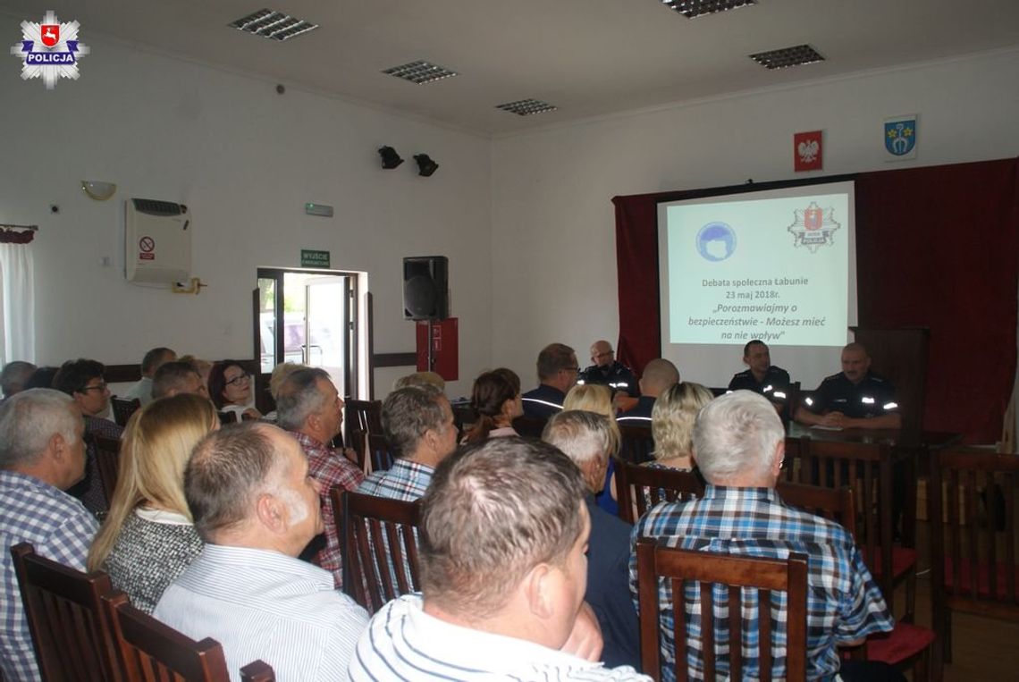 Czy w gminie Łabunie i Komarowie jest bezpiecznie? Mieszkańcy rozmawiali o tym z policją (ZDJĘCIA)