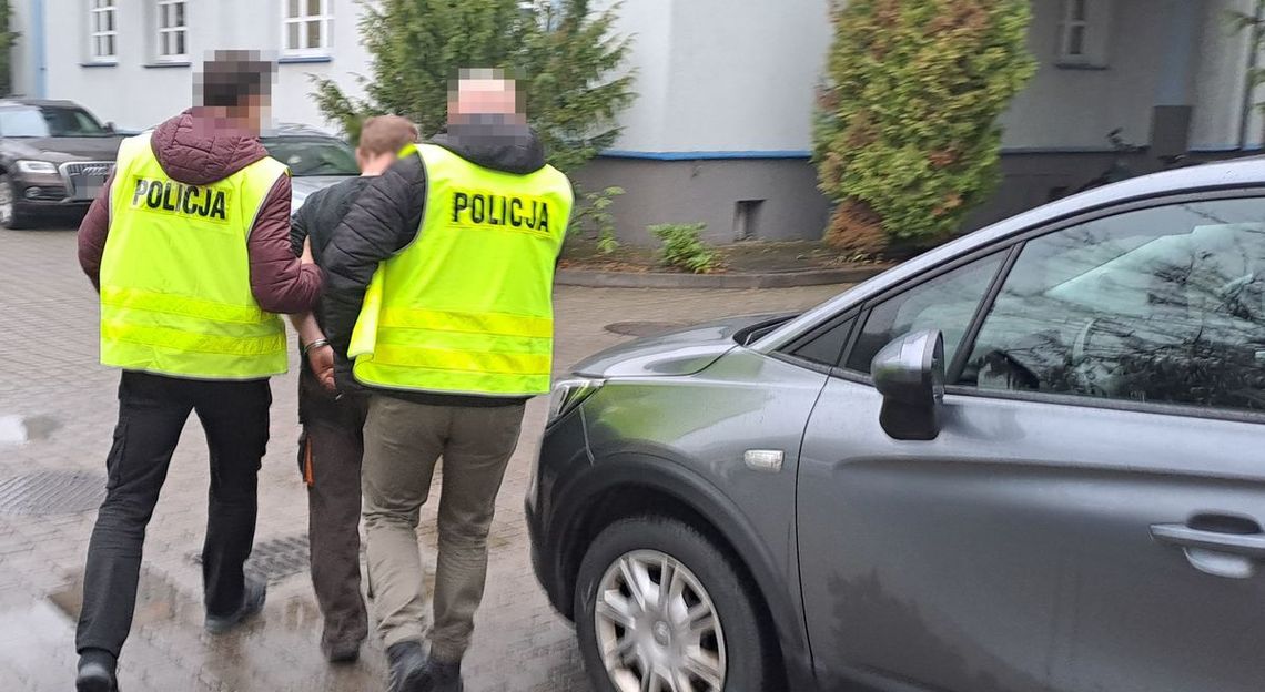 Damski bokser w areszcie. Uderzył swoją kobietę i groził jej zabójstwem W nocy z piątku nad sobotę (14/15 listopada) włodawscy policjanci zostali wezwani na domową interwencję.