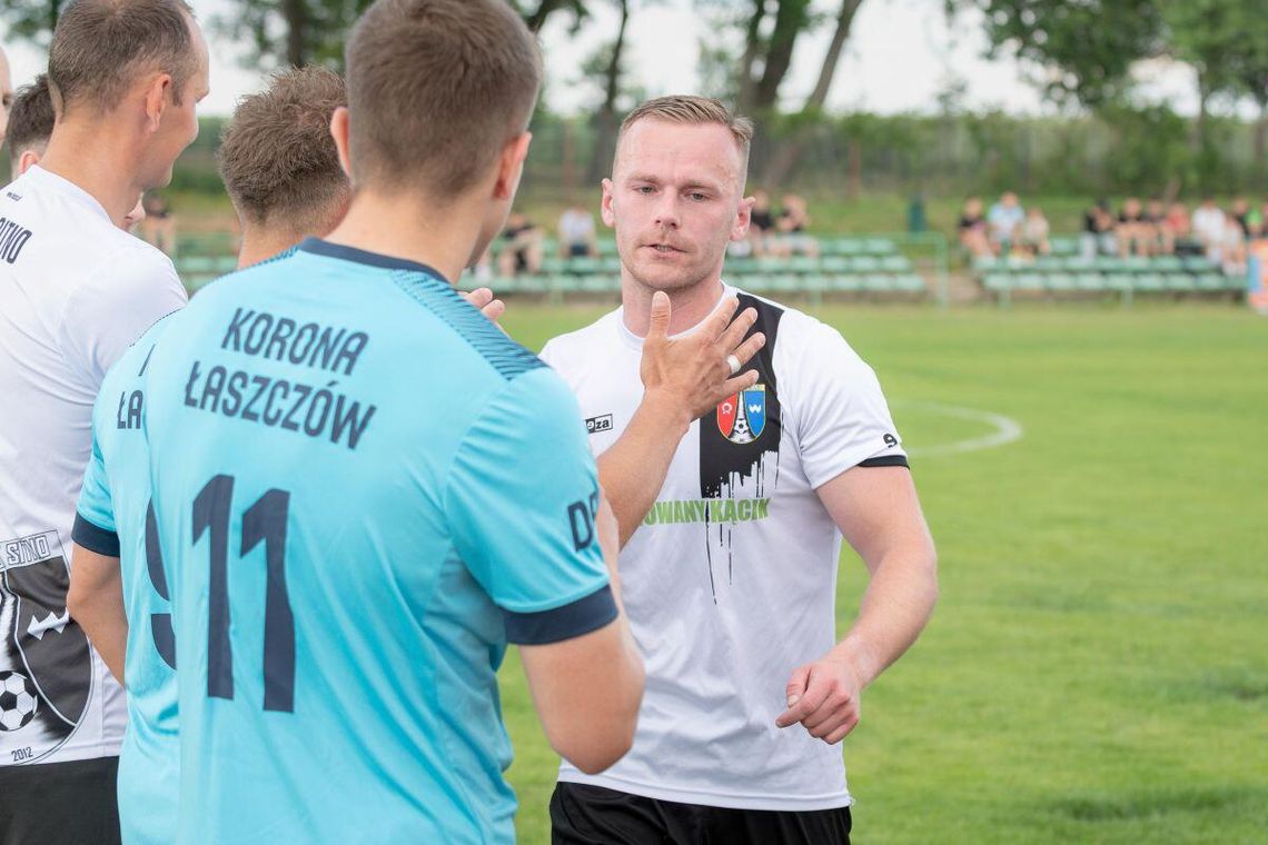 W niedzielnym meczu Potoku Sitno z Koroną Łaszczów dziesięć początkowych minut rozegrał Daniel Pyś. Był to pierwszy w tym sezonie występ tego piłkarza w Potoku, a zarazem ostatni w karierze.