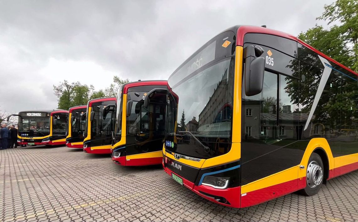 22 września w Zamościu komunikacja miejska za darmo We wtorek (22 września) przez cały dzień przejazdy autobusami miejskiej spółki będą całkowicie bezpłatne dla wszystkich pasażerów.