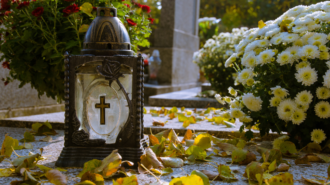 Już dziś prognozy ostrzegają: Wszystkich Świętych może nas zaskoczyć kapryśną pogodą.
