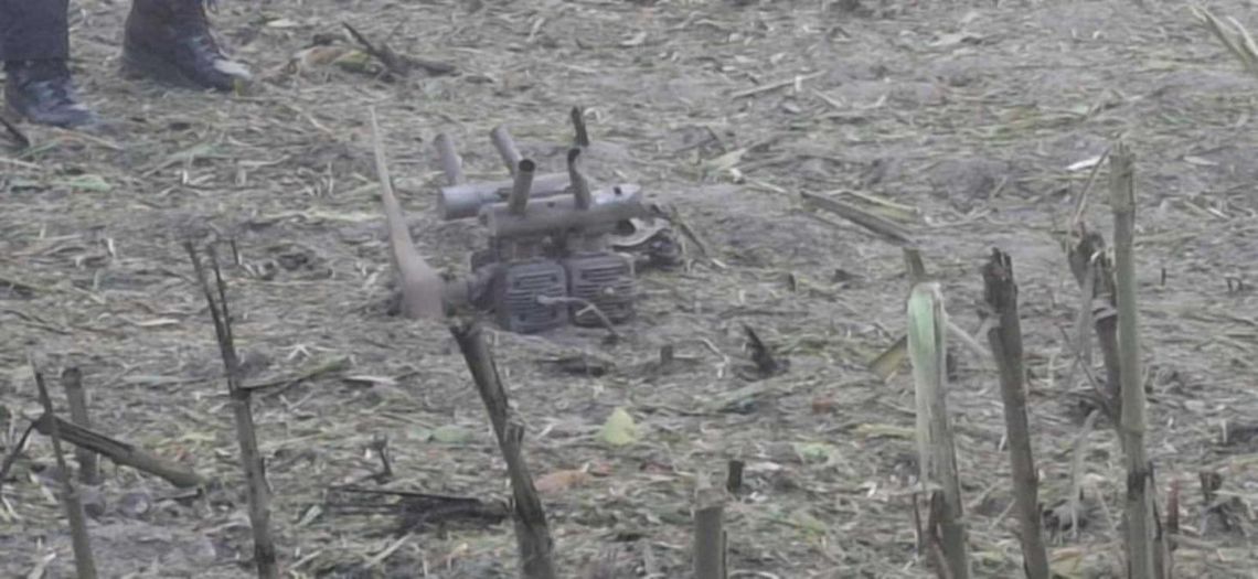 Drugi dzień poszukiwań części uzbrojonego drona, który spadł na pole kukurydzy. Szef MON mówi o rosyjskiej prowokacji. Padają pytania o to, czemu radary na wschodniej granicy nie wykryły maszyny.