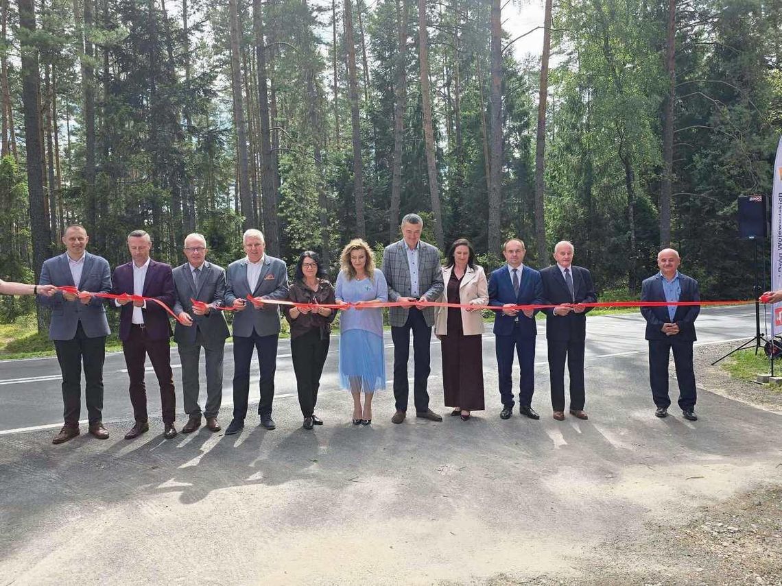 Droga łącząca powiaty tomaszowski i biłgorajski na terenie pierwszego z nich została ukończona w całości.