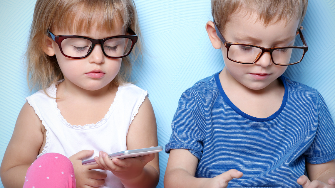 Do 15 lat bez mediów społecznościowych. Bo 13 to za mało Połowa dzieci w wieku 7-9 lat korzysta z mediów społecznościowych.