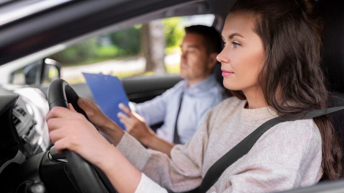 Nie będzie już można podchodzić bez końca do egzaminu na prawo jazdy. Do trzech razy sztuka i kursant będzie musiał wrócić na lekcje do instruktora.