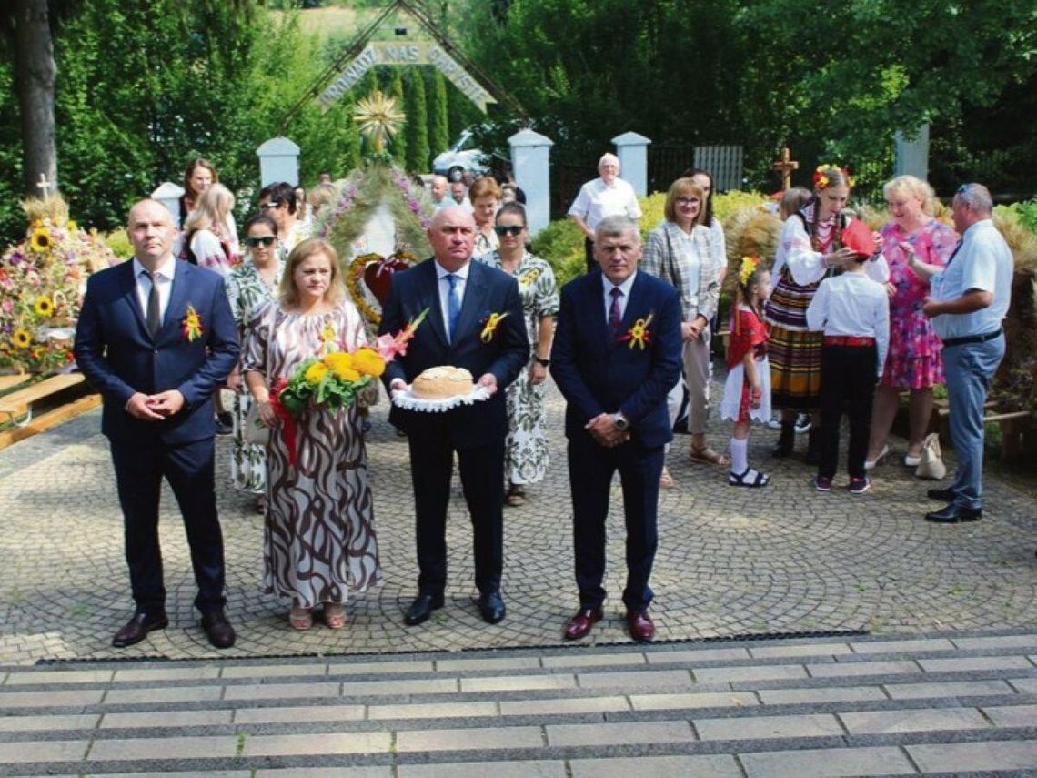 W ostatniej chwili Dożynki Gminno-Parafialne zostały przeniesione z Dołhobyczowa do Hulcza, gdzie odbyły się w uroczystej atmosferze.